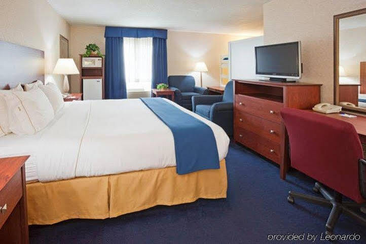 Holiday Inn Express Deforest By Ihg Exterior foto